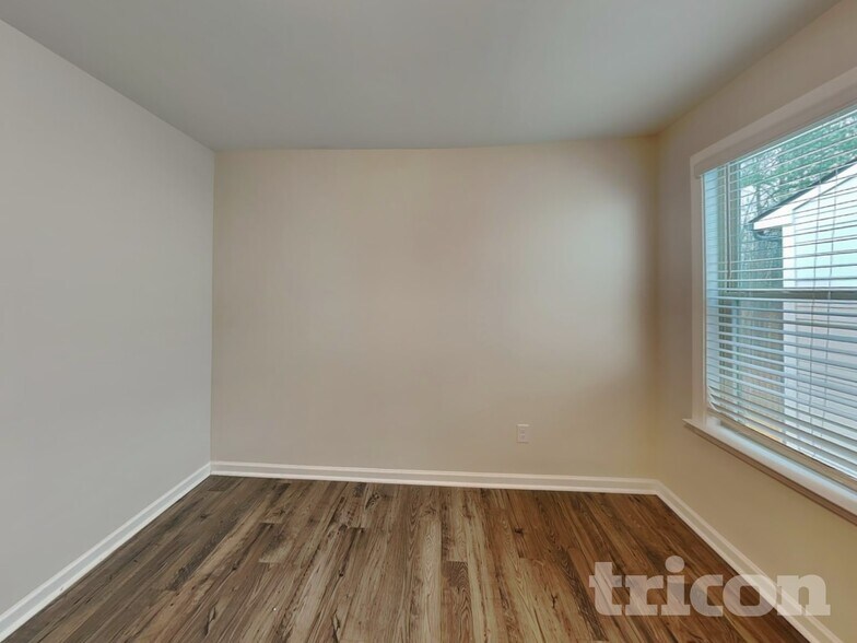 Building Photo - 203 Chapelcrest Ln