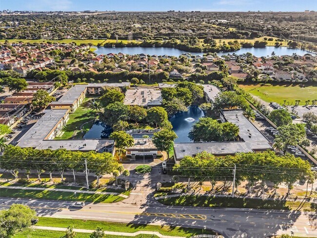 Building Photo - 5130 SW 40th Ave