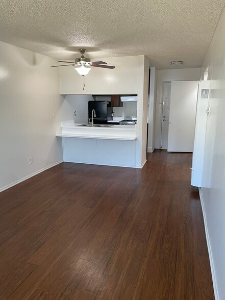 Unit 312 Living Room - La Villa Mesa