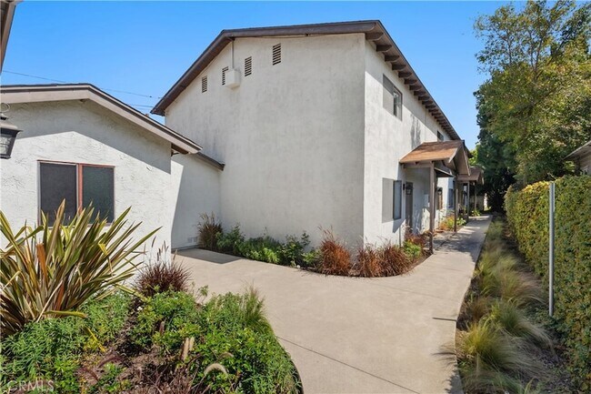 Building Photo - 654 Ohio Ave