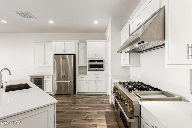 Building Photo - 2968 E Lucky Horseshoe Ln