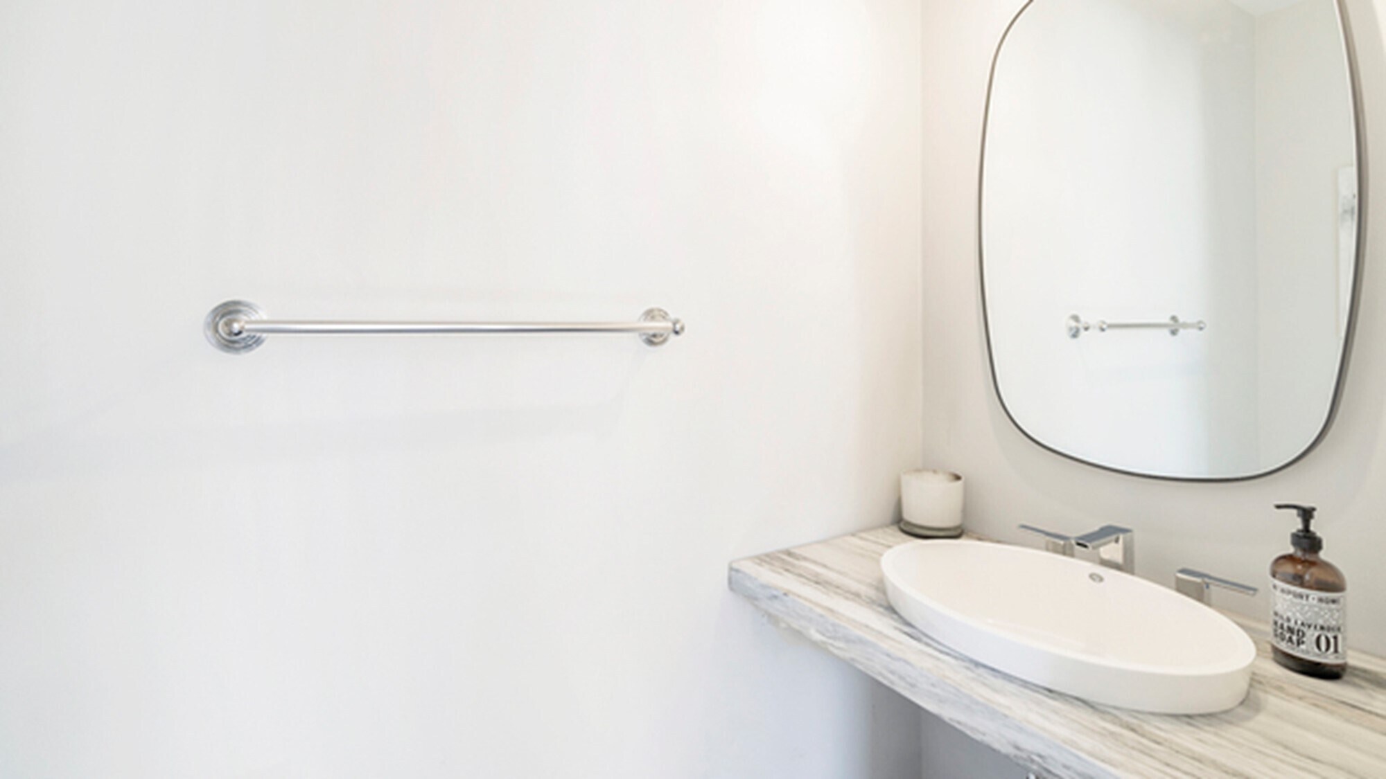 Building Photo - 720 W Evergreen Ave