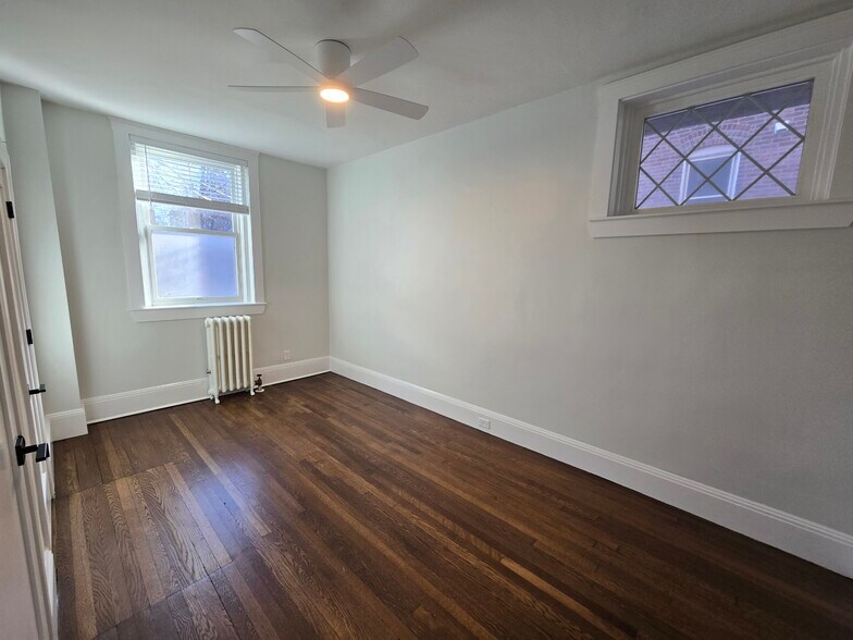 Building Photo - 354 Tappan St