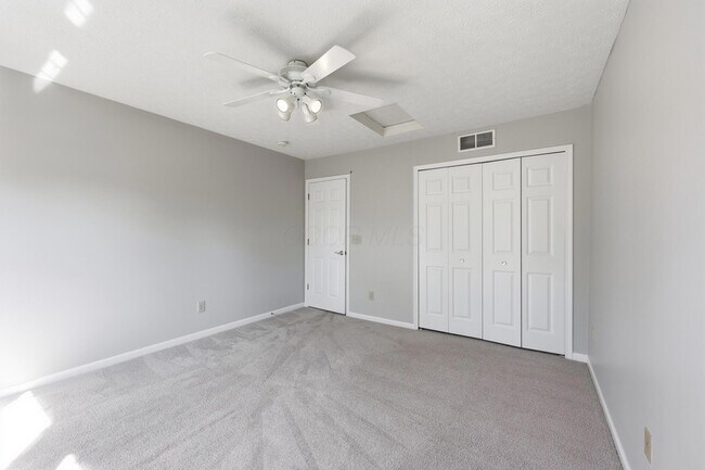 Building Photo - 6498 Ringsend Ct