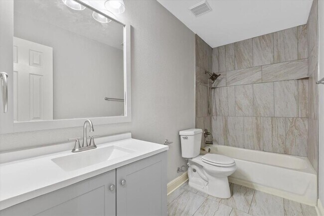 Building Photo - 4000 Witte Cove