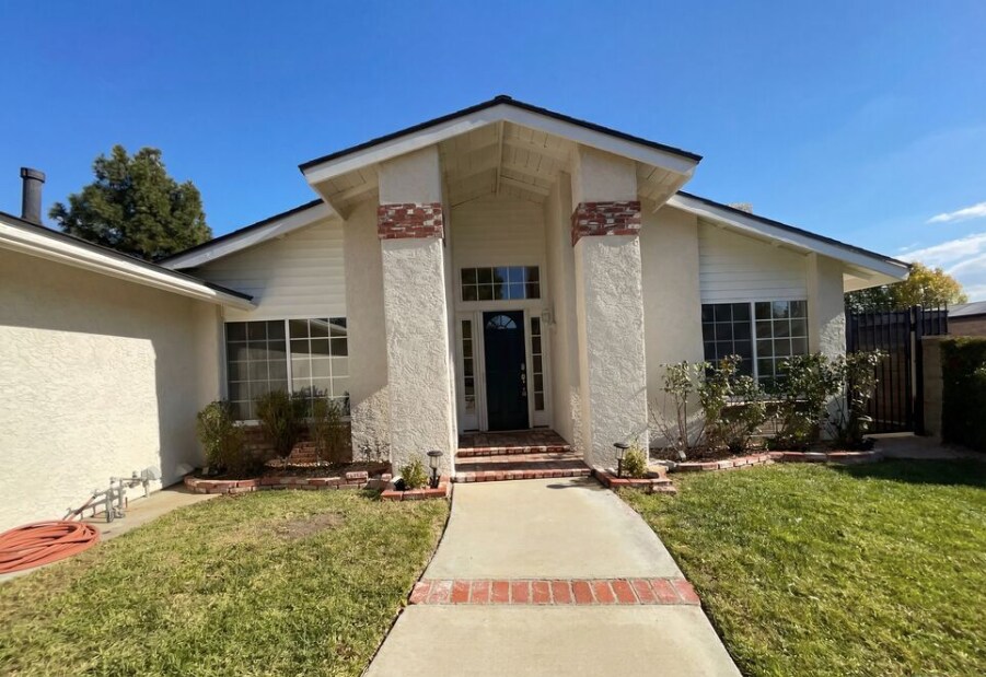 Building Photo - 26842 Palacete Dr