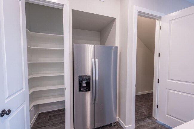 Building Photo - Built in 2024 - 3 bedroom with loft/office. Has AC.