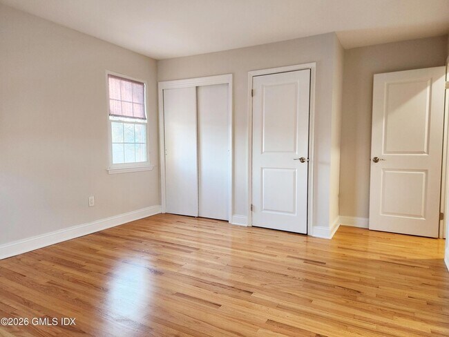 Building Photo - 96 Valley Rd