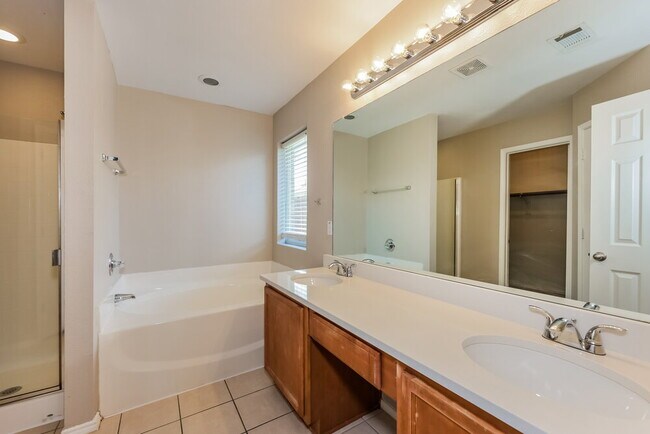 Building Photo - 1542 Reynolds St