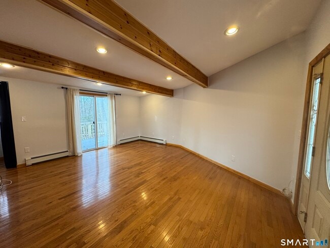 Building Photo - 67 Oronoque Trail