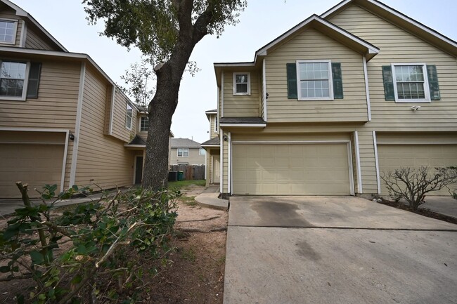 Building Photo - 6127 Yorkglen Manor Ln