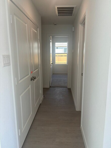 Building Photo - 21255 Fieni Dr