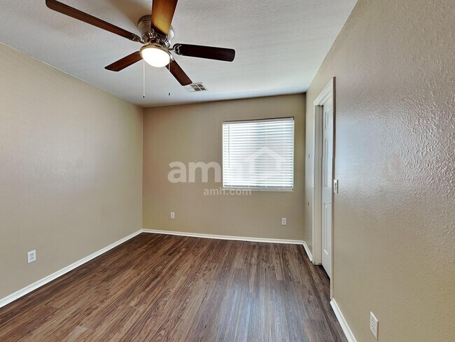 Building Photo - 8947 W Charleston Ave