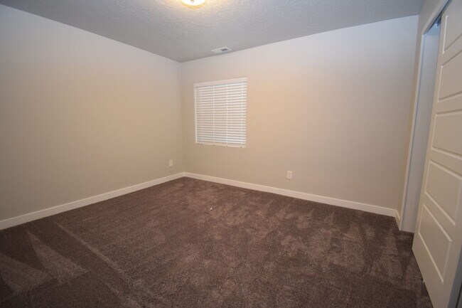 Building Photo - Modern 3 Bed, 3.5 Bath Townhome for Rent!!!