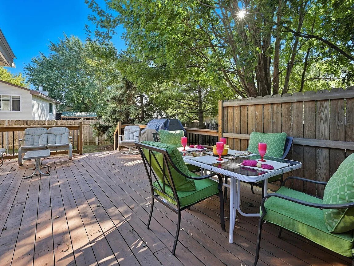 Building Photo - 8349 Sheridan Ave N