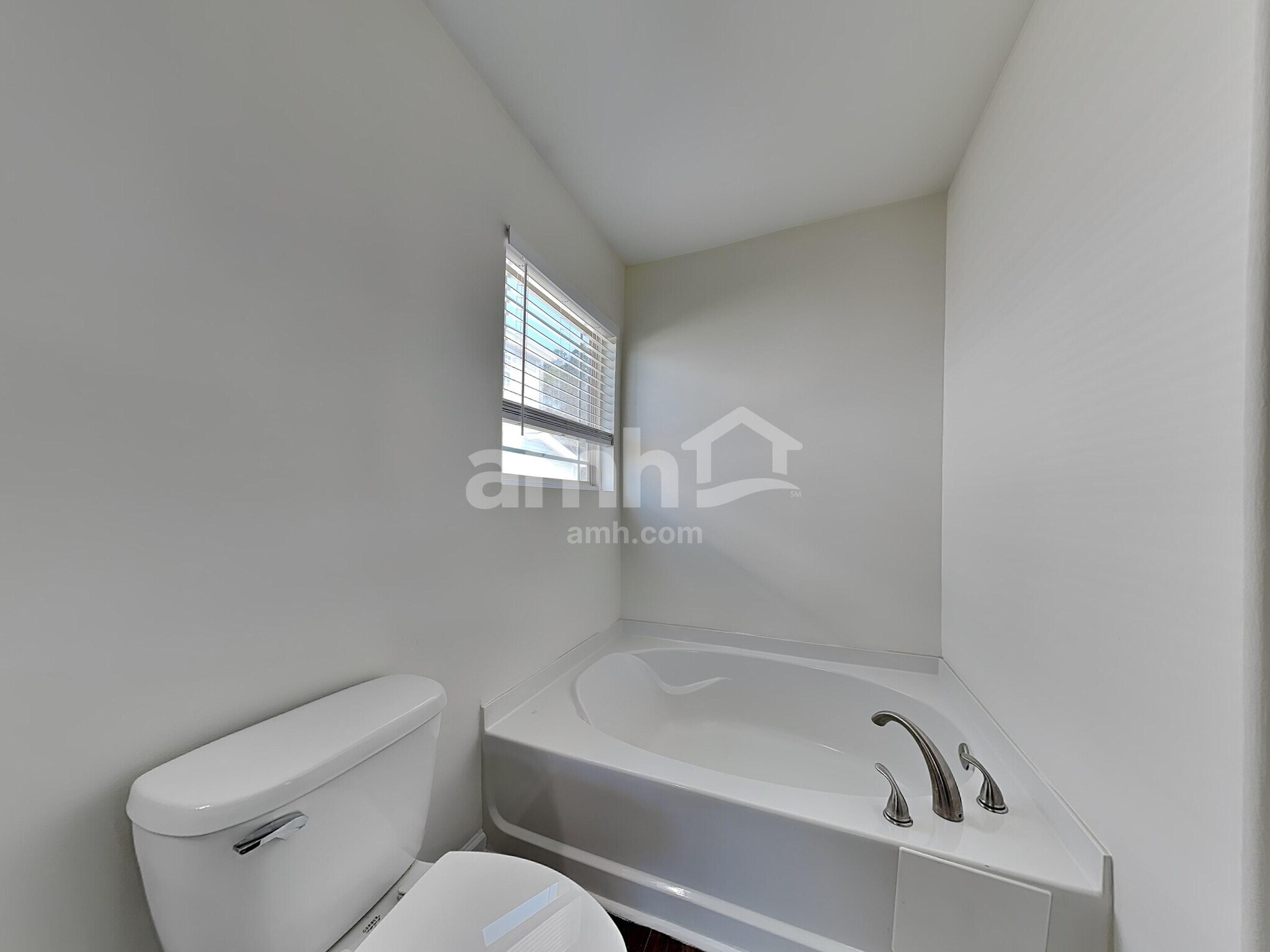 Building Photo - 132 Spring Lakes Dr