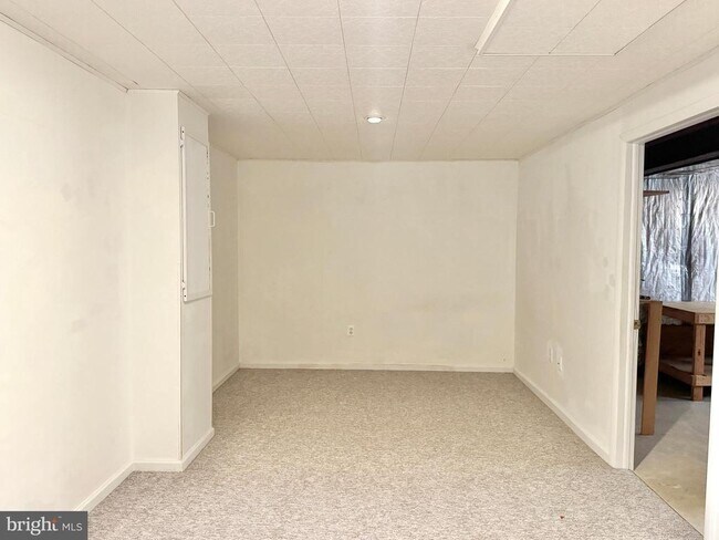 Building Photo - 15407 Skyline Dr