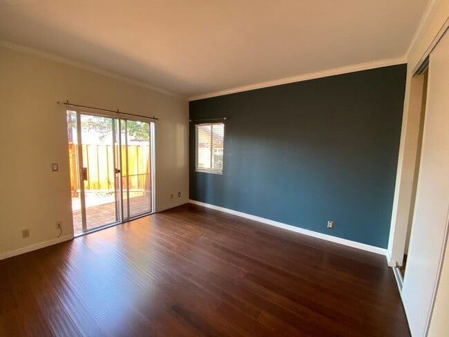 Building Photo - BLOSSOM VALLEY - Beautifully updated end u...