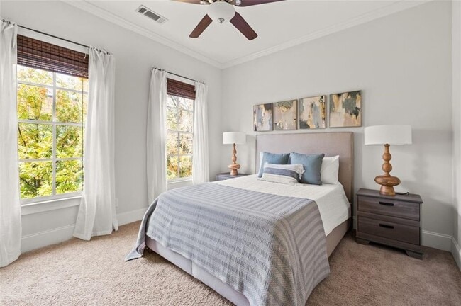 Building Photo - 821 Virginia Park Cir NE