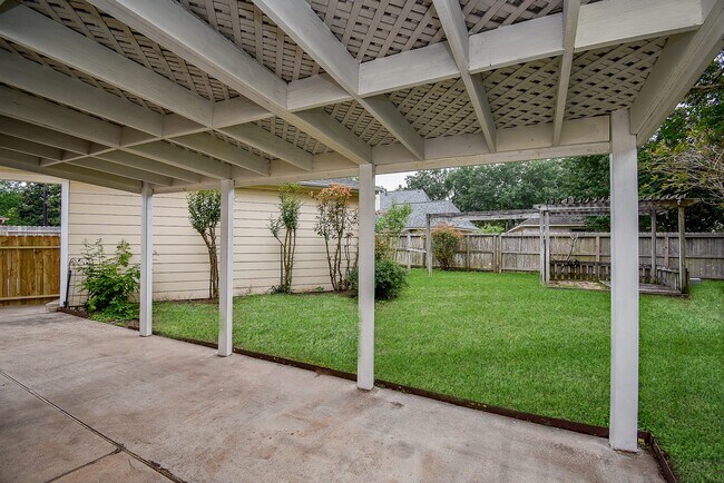 Building Photo - 1002 Meadowlark Ln
