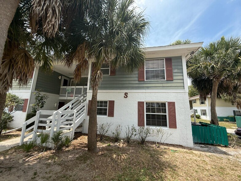 Building Photo - 8144 Fairways Cir