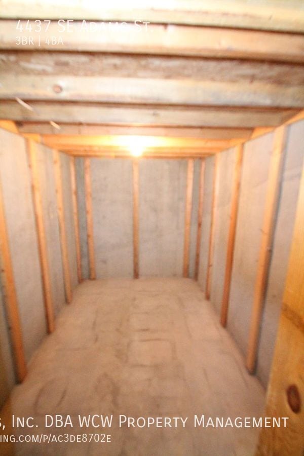 Building Photo - 4437 SE Adams St