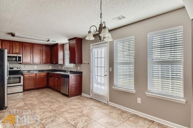 Building Photo - 145 Cotton Dr