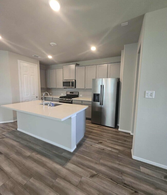 Building Photo - 27502 Clear Breeze Dr