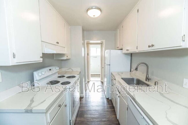 Building Photo - 1922 Ethan Way