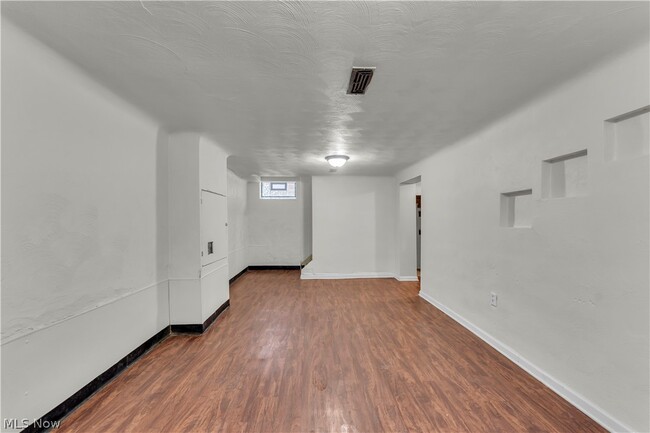 Building Photo - 21206 Hillgrove Ave