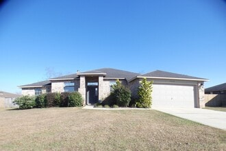 Building Photo - Spacious 4-Bedroom Home - Pace Mill Creek