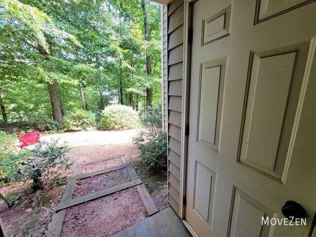 Building Photo - 313 Glen Echo Ln