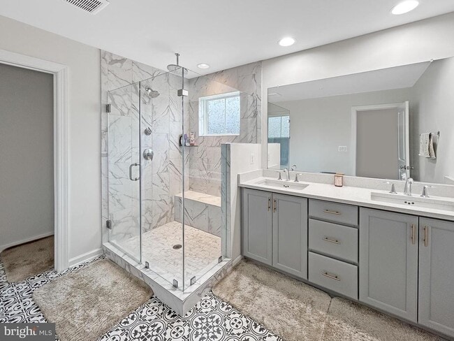 Building Photo - 221 Red Oak Ridge Pl