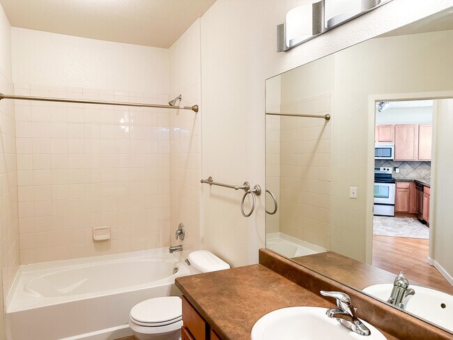 Bathroom 2 - 13456 Via Varra