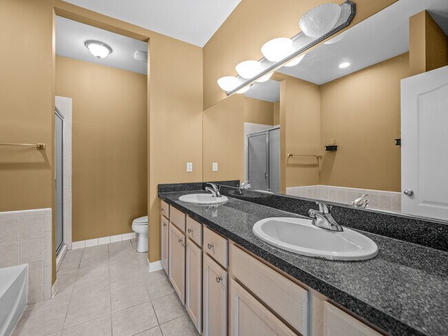 Building Photo - 1038 Lorenzo Ct