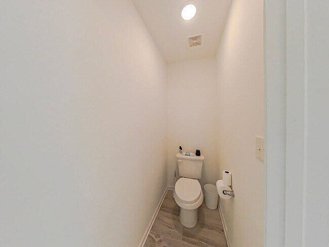 Building Photo - 5 Bedroom Home in Columbia County!