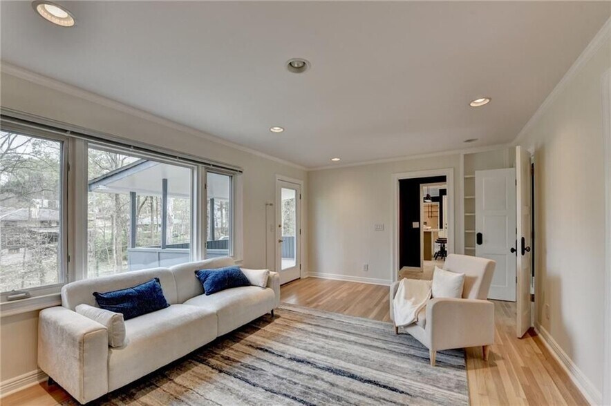 Building Photo - 3914 Granger Dr