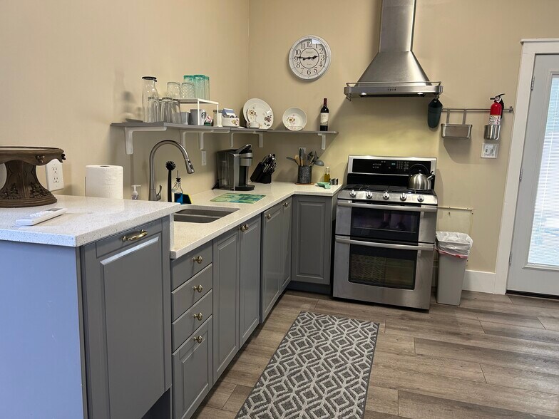 Building Photo - 10629 Quail Ridge Dr Apt