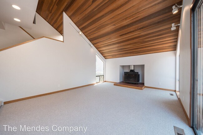 Building Photo - 4 br, 2.5 bath House - 4294 Sierra Vista