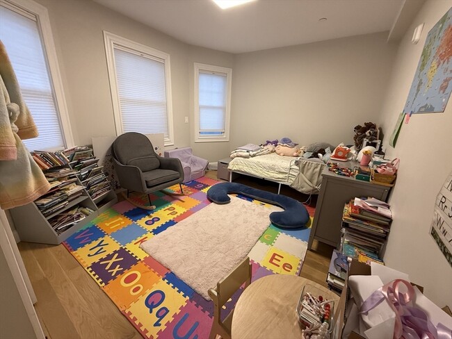 Building Photo - 34 Jamaica Rd