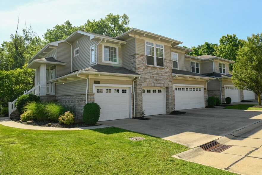Building Photo - 5845 Crescent Ridge Dr