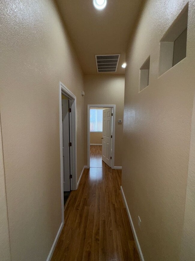 Building Photo - A Great House to Call Home!