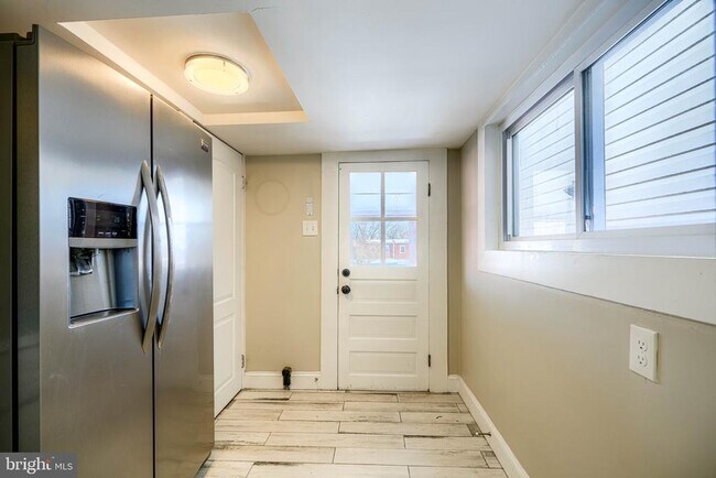 Building Photo - 3533 Keswick Rd