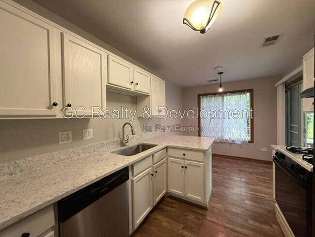 Building Photo - 2856 Heatherwood Dr
