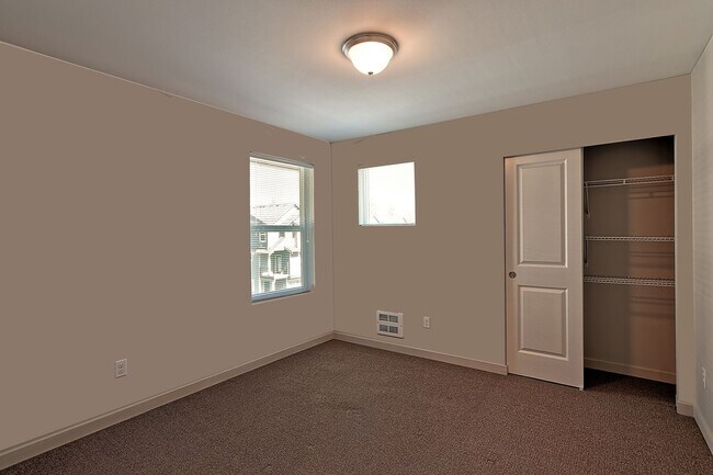Building Photo - Two Primary Ensuites - Move In Special!