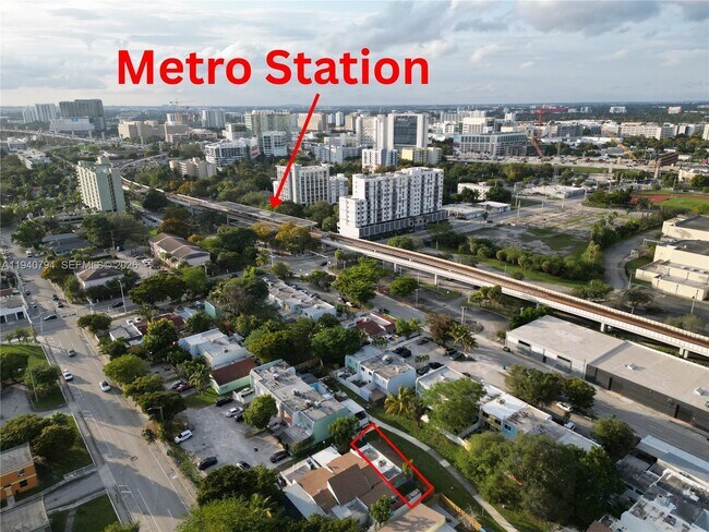 Building Photo - 617 NW 10th St