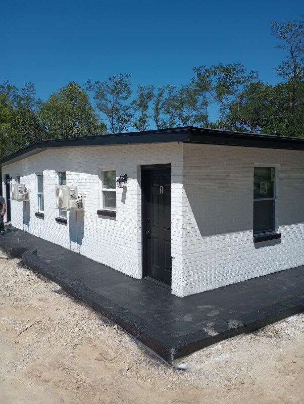 Building Photo - 6121 N Wagon Trail Rd