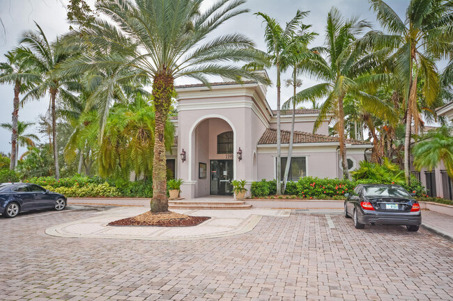 Building Photo - 3020 Alcazar Pl