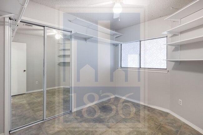 Building Photo - 12800 Steeple-Chase Dr