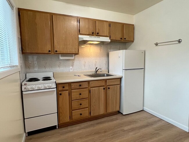 Building Photo - Northside 3 Bedroom Fenced with Huge Shop